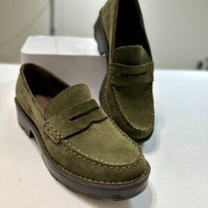 Born Carrera Suede Loafers Women’s Size 6 Green – Pre-Owned Great Condition